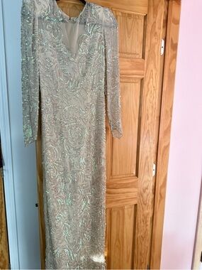 White Sequin Beaded Long Sleeve Dress size 2/4